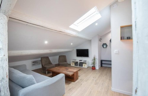 Gares Apartment | La Chic Comédie - Magnifique 2 Chambres Avec Salles de Bains Privatives - Wifi
