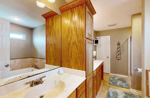 Gilchrist House | Iconic Gulf-front house with balcony, large deck & amazing views - dog-friendly