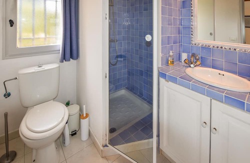 La Tour-d'Aigues House | 4 bedroom accommodation in La Tour-d'Aigues
