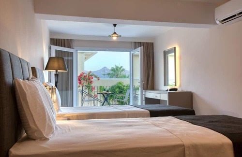 Yalikavak Apartment | 2-1 Suit in Yalikavak with pool and on the beach