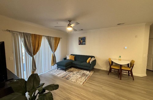 Tampa Apartment | CrossTown Oasis- Location! Location! Location