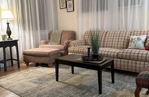 Lamar House | Relax and Unwind at the Highland House