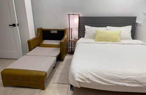 Vaughan House | COMFY NEW RENOVATED 3 BED 3 BATH ABOVE GROUND BASEMENT 7MIN TO CANADA WONDERLAND