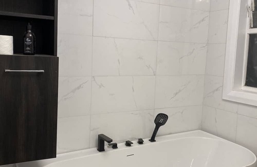 Christchurch House | House with a heater pool for use all year round. 4 car parks available off road