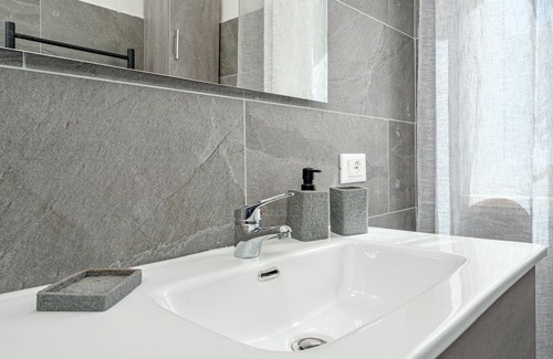 Olbia House | Holiday Home 'Bella Rosa' with Private Terrace and Private Garden