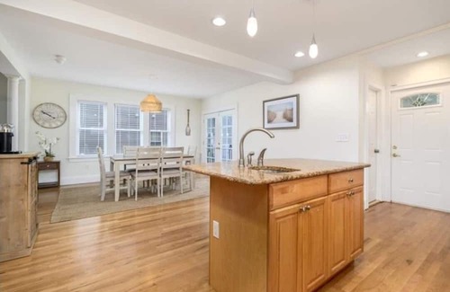 Black Rock Historic District House | Immaculate 4-Bed House close to the beach