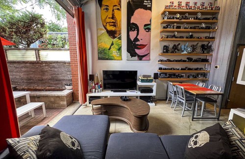 Italian Village Condo | Quirky 1 BR Warehouse Loft w/ Private Courtyard walking distance to Short North