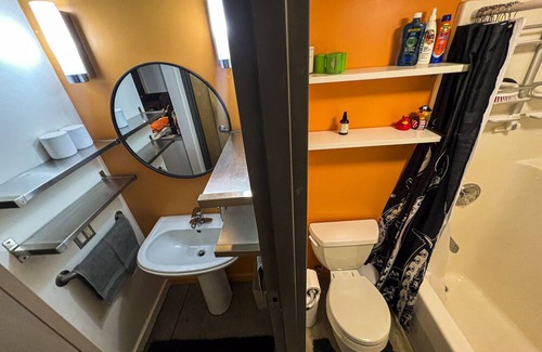 Italian Village Condo | Quirky 1 BR Warehouse Loft w/ Private Courtyard walking distance to Short North