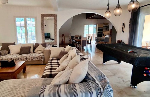 Dos d'Ane House | Homerez - Big house for 10 ppl. with jacuzzi and terrace at La Possession