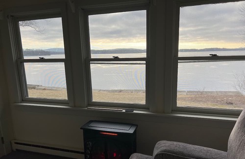 Charlotte Cottage | Solar Eclipse, Charming lakeside 2-bedroom cottage in lovely Charlotte, Vermont