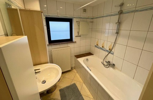 Oostduinkerke Villa | Omaar: Holiday villa for 7 on the dunes
