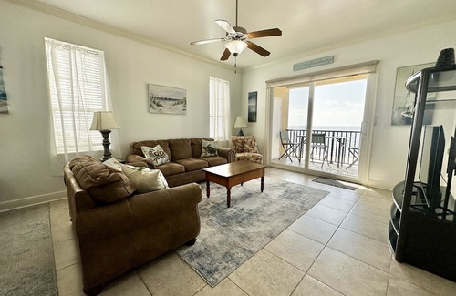 Henderson Point Apartment | #732 Beautiful corner 2 bedroom beach front condo