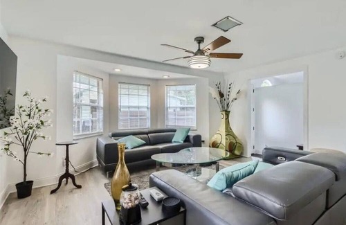 Walkers Holly Hill House | 5 BR + Intercoastal + Pool + Jacuzzi