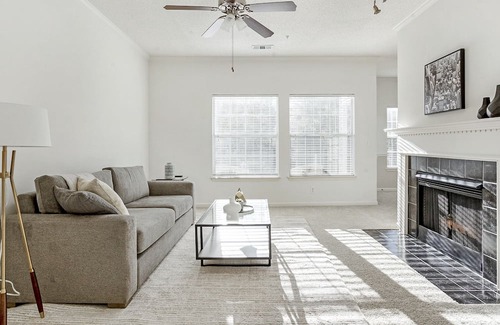 Jamestown Apartment | Modern Apartment in Prime Location (ID1182X417)