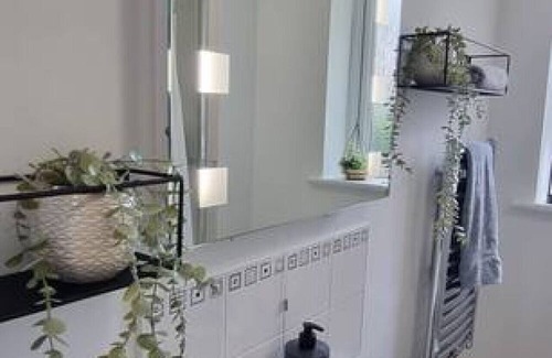 Leigh Apartment | The Pennington Apartment Next to Sports Village