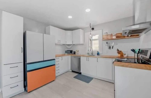 Portsmouth House | Chic Family Friendly Home w/ FirePit | Near Casino