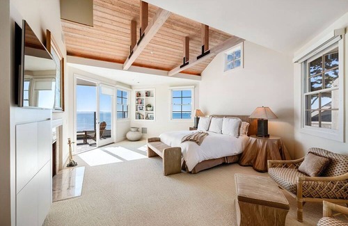 Carpinteria House | Stunning beachfront estate in the ultimate location in the Rincon Point!