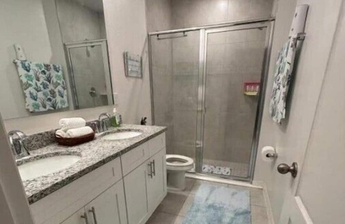 Glenwood House | Luxe Escape 3 mins from De Leon State Park
