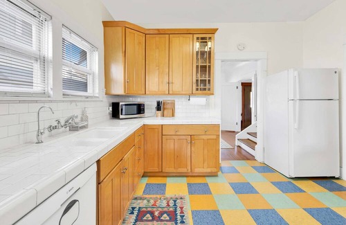Wilshire House | Kingsley by AvantStay | Newly Furnished LA Home