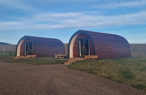 Eyemouth Cabin | Herdwick - luxury pods with Private hot tubs - BBQ - 750m to Beach