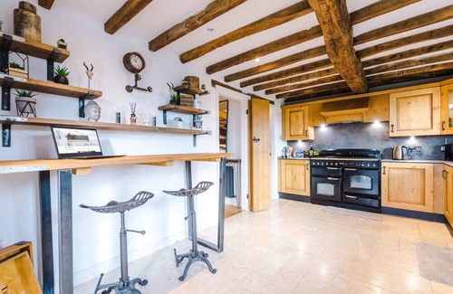 Chester House | Rural 4 bed former Coach House. Beautifully furnished