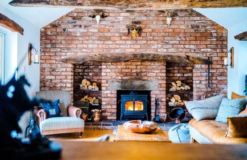 Chester House | Rural 4 bed former Coach House. Beautifully furnished