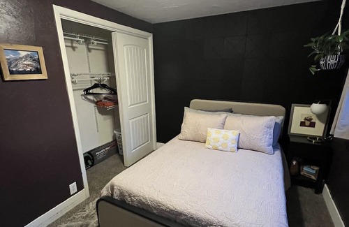 Lower Avenues Condo | Cozy Room in the SLC Avenues with Two Cats