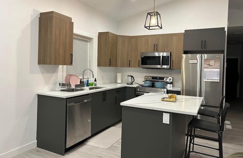 Brooklands House | Centrally located 3 Bed, 2 Bath home