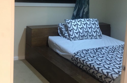 Truganina House | Melbourne+20 mins airport,city +5mins train station +bus stop next to the house