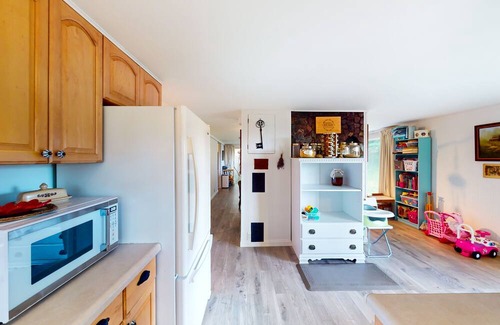 Port Orford House | Charming two-story home near the ocean with deck, patio, balcony, & streaming