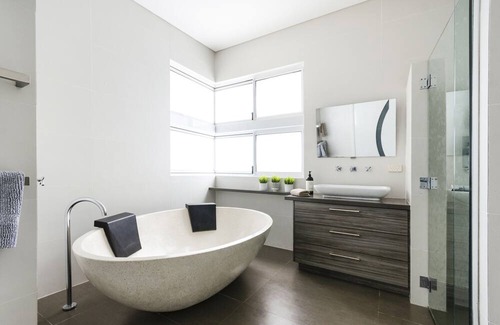 South Fremantle Apartment | Luxurious apartment walk to the beach 2 bedrooms
