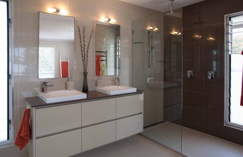 Buddina House | Point Cartwright Beach House- Short Walk to Water