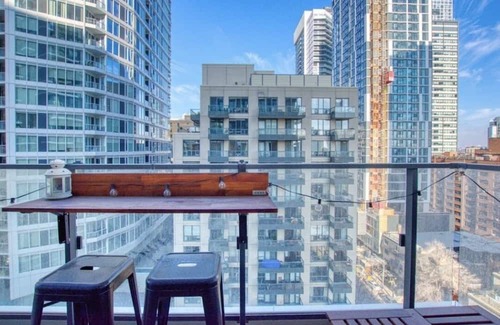 Garden District Apartment | Cozy 1 bedroom home in the heart of downtown Toronto