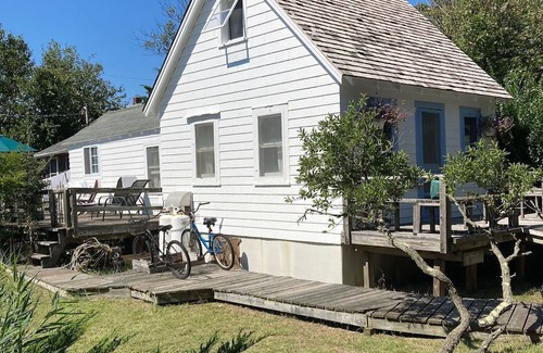 Fair Harbor Cottage | Original 2-bedroom cottage in lovely Fair Harbor with WiFi