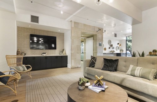 Valencia Condo | Modern Farmhouse 3-bedroom Condo near Six Flags with luxury amenities Gym, Pool