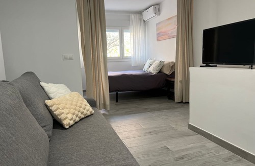 El Pilar Apartment | Spacious Madrid Haven:Explore the Best of the City from Your Stylish RetreatTen!