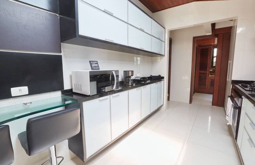 Itacoatiara House | Precious in Niterói with sea view | Casa Luxo