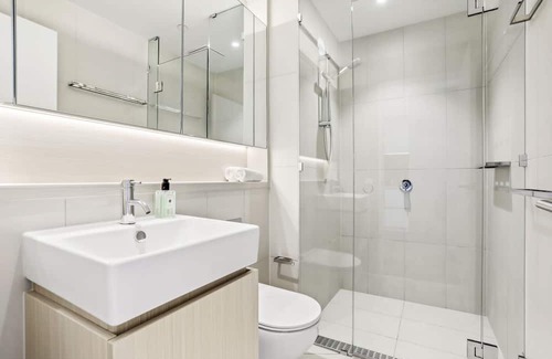 Chinatown Apartment | SYD1801 CBD Location 2B1B Apt w pool, walk to Chinatown