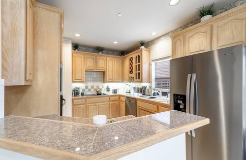Valley Ranch House | Spacious 5 Br 2.5 Bath Home 15 min From Dfw Port/ATT/TexasLive/6 Flags/Garage