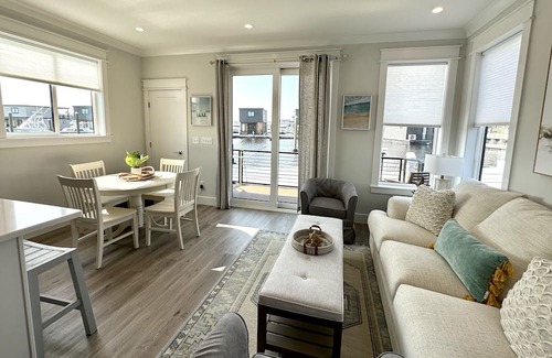 Downtown Wilmington Boat Rental | Surfside - 8 Minute Walk to Wilmington's Live Oak Bank Pavilion