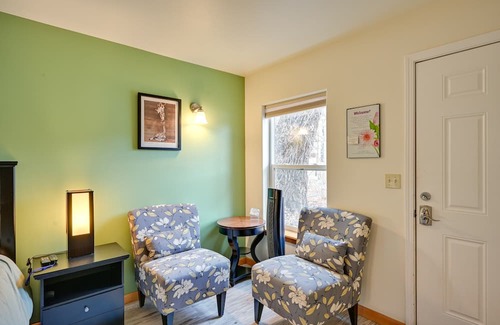 Crestone Apartment | Walkable ‘Stargate’ Studio in Tranquil Crestone!