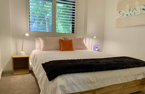 South Fremantle House | Paradise Hideaway, a superb, quiet oasis a short walk to the beach and the cafes
