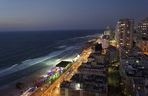 Bat Yam Apartment | Lovely 1BR Suite at Bat Yam - Israel