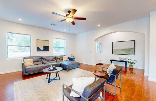 Chandler House | Relaxing dog-friendly retreat with pool, pickleball court, firepit, W/D, & AC