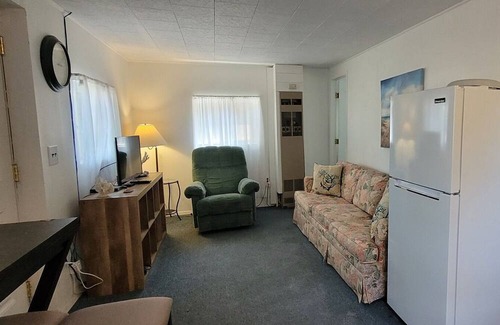 Oscoda Cabin | The Bungalow W/ 2 Bedroom