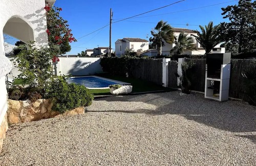 Les Tres Cales Ski Chalet | Agradable Villa con Piscina a 800m de la Playa