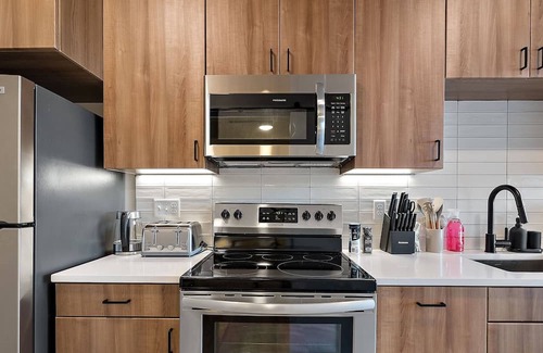 St. Anthony West Apartment | Coze 1 BR with GYM & Free Parking by Target Center