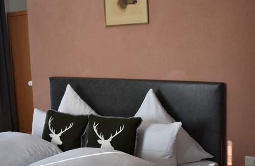 Nauders Cottage | Zimmer 2 - Hirschstube Nauders