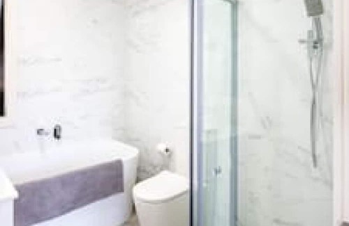 Bardia House | Adorable 4-Bed Home At Ed Square