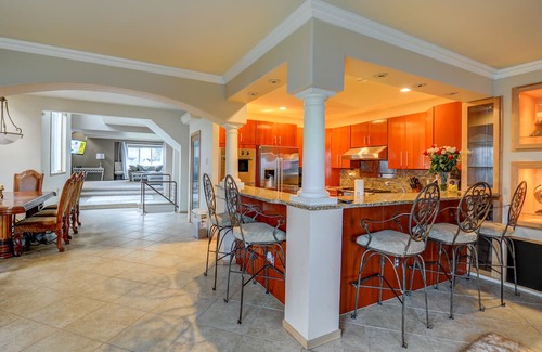North End House | Huge, beautiful home for entertaining